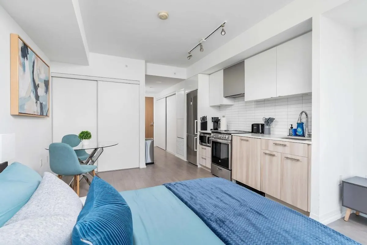 Lively Studio Condo Near Yonge & Dundas 0*, Toronto Canada