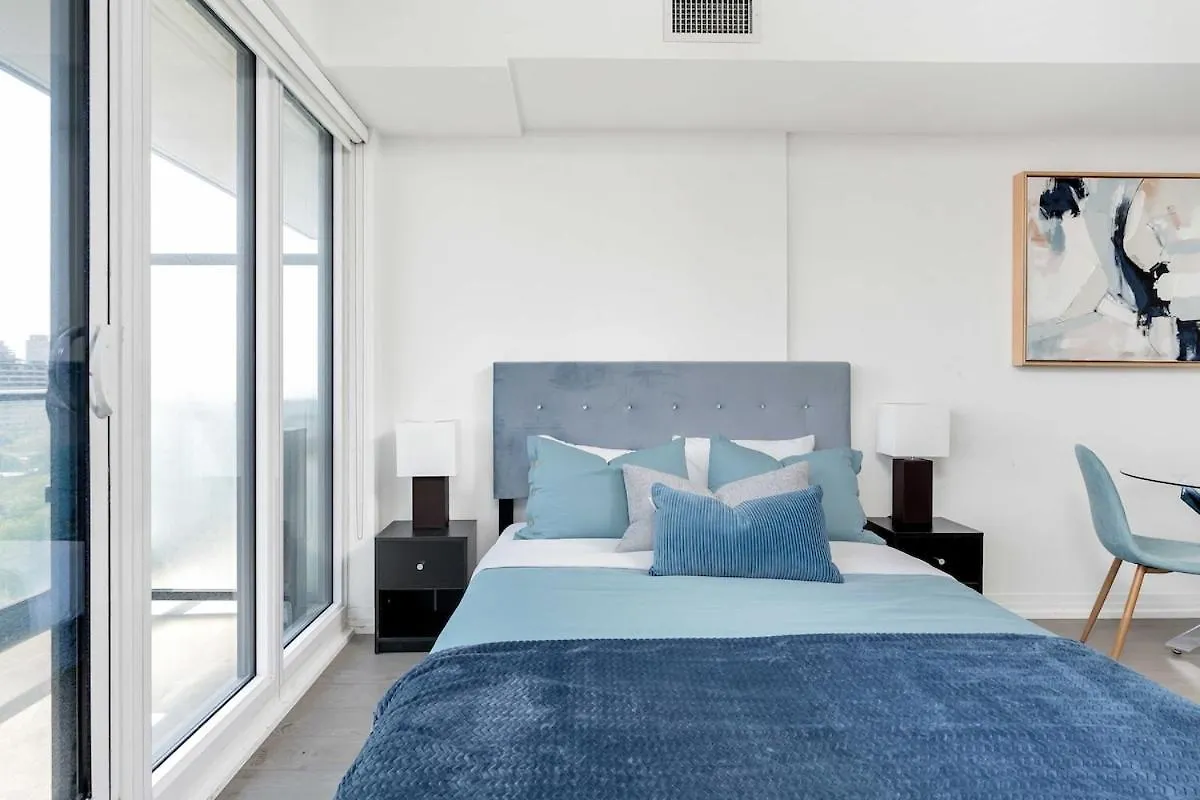 Lively Studio Condo Near Yonge & Dundas